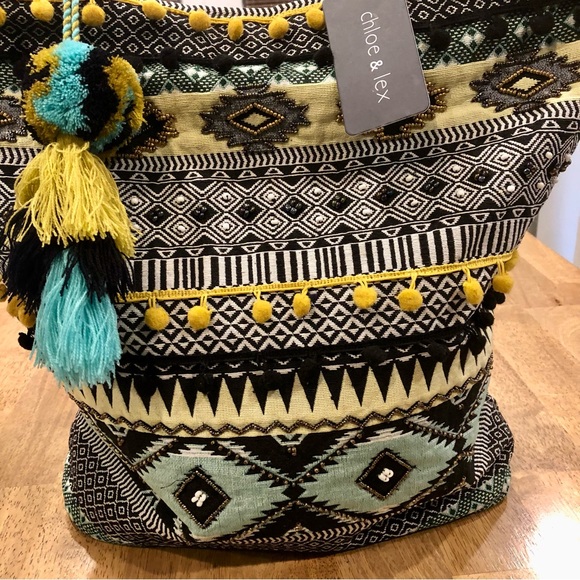 Striped tote with tassel - Picture 4 of 8